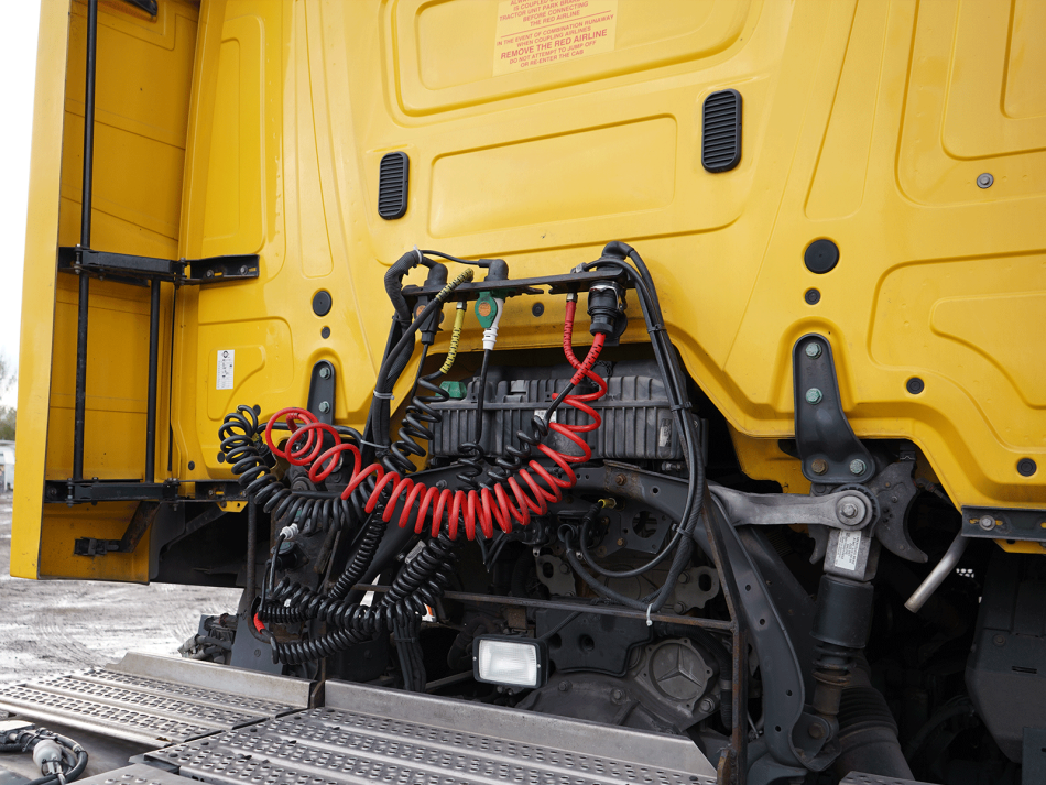 2015 MERCEDES ACTROS 2543 6x2 TRACTOR TRUCK