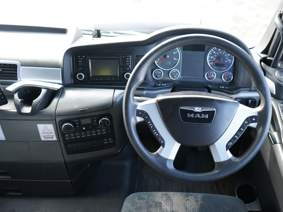 2013 MAN TGX 6x2 TRACTOR TRUCK SCR ENGINE