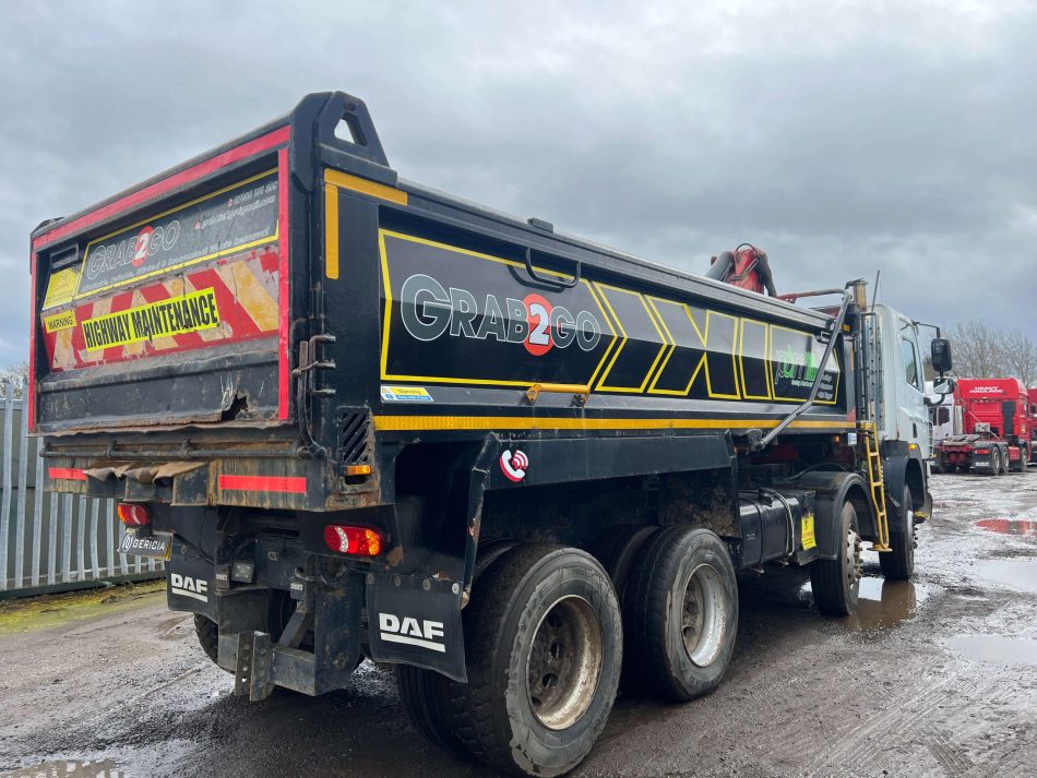 2009 DAF CF 85.360 8X4 TIPPER GRAB (REF: BGO)