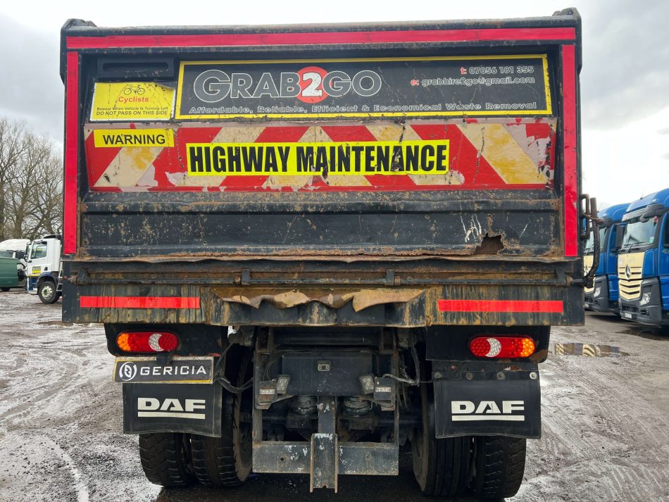 2009 DAF CF 85.360 8X4 TIPPER GRAB (REF: BGO)
