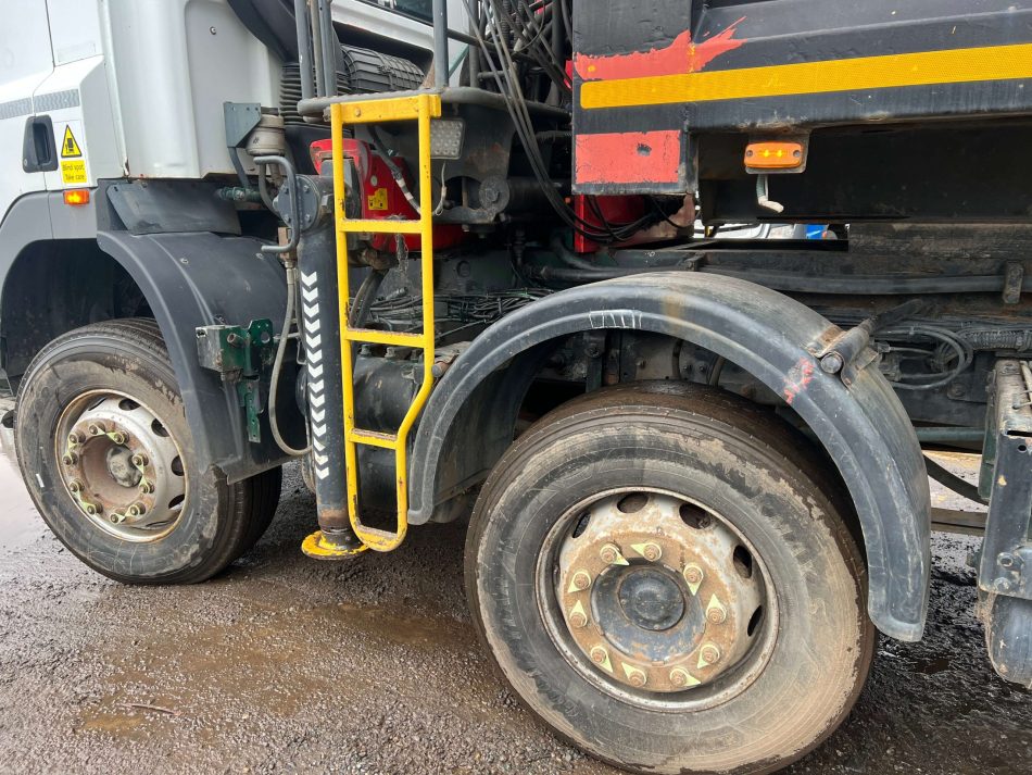 2009 DAF CF 85.360 8X4 TIPPER GRAB (REF: BGO)