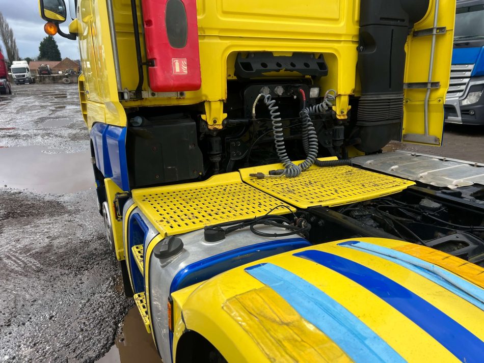 2015 DAF XF105 6x2 TRACTOR TRUCK (REF: VVA)