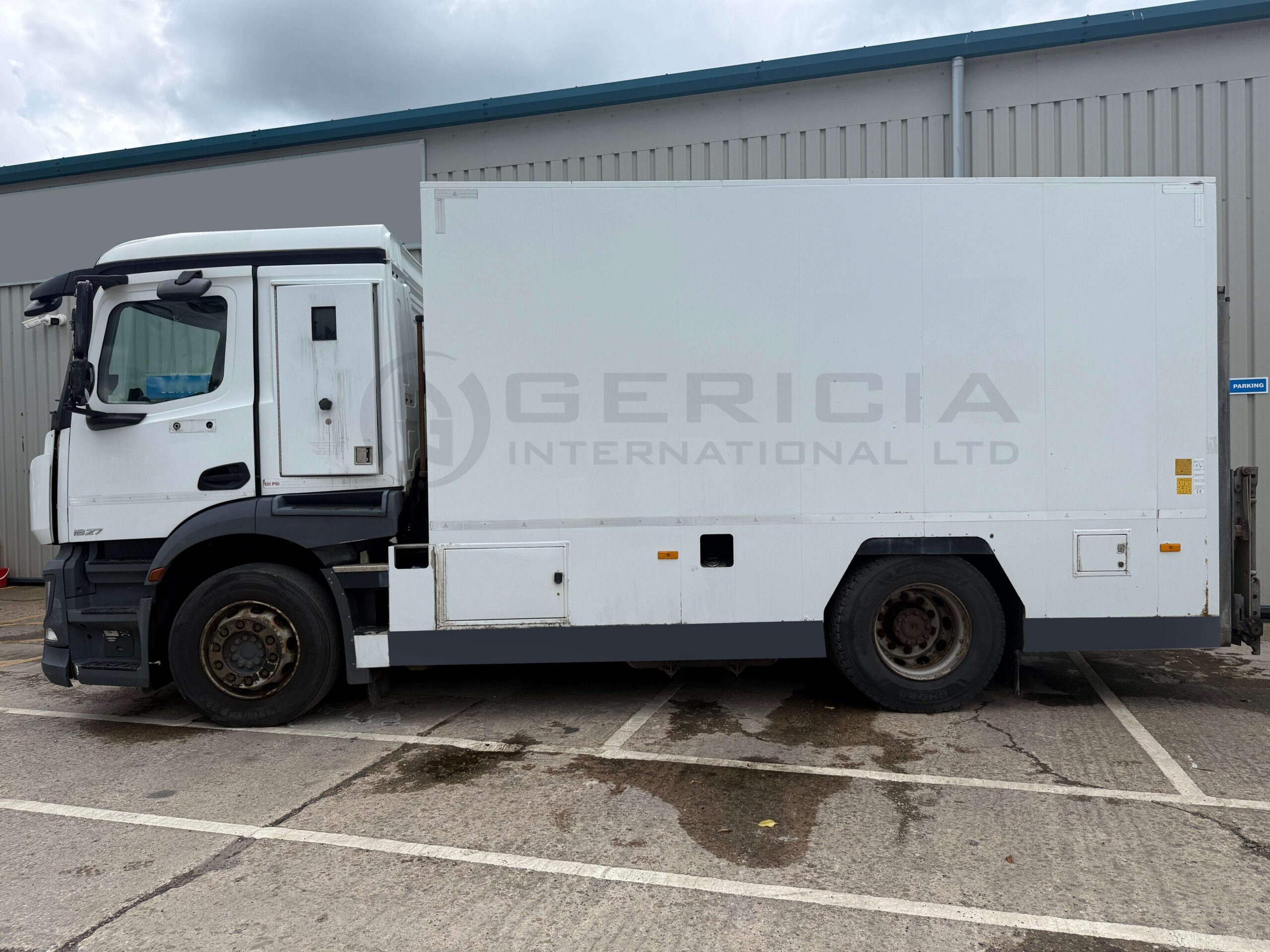 2015 Mercedes-Benz Armoured Truck Cash-In-Transit (CIT)