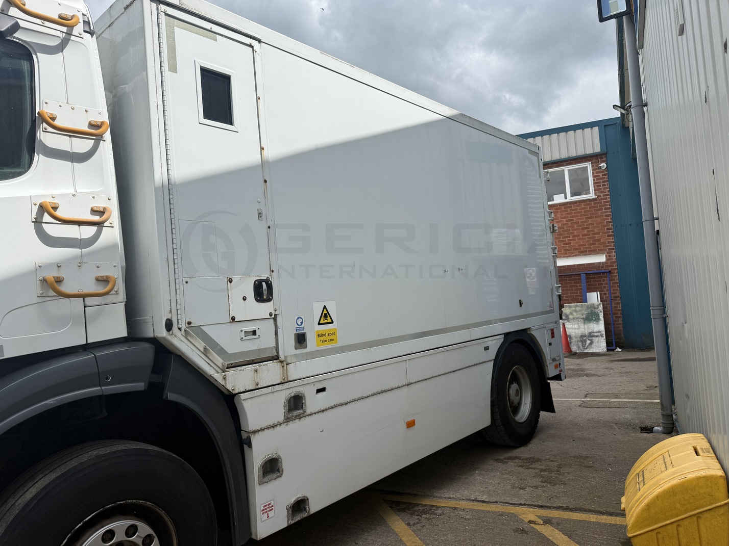 2015 Mercedes-Benz Armoured Truck Cash-In-Transit (CIT)