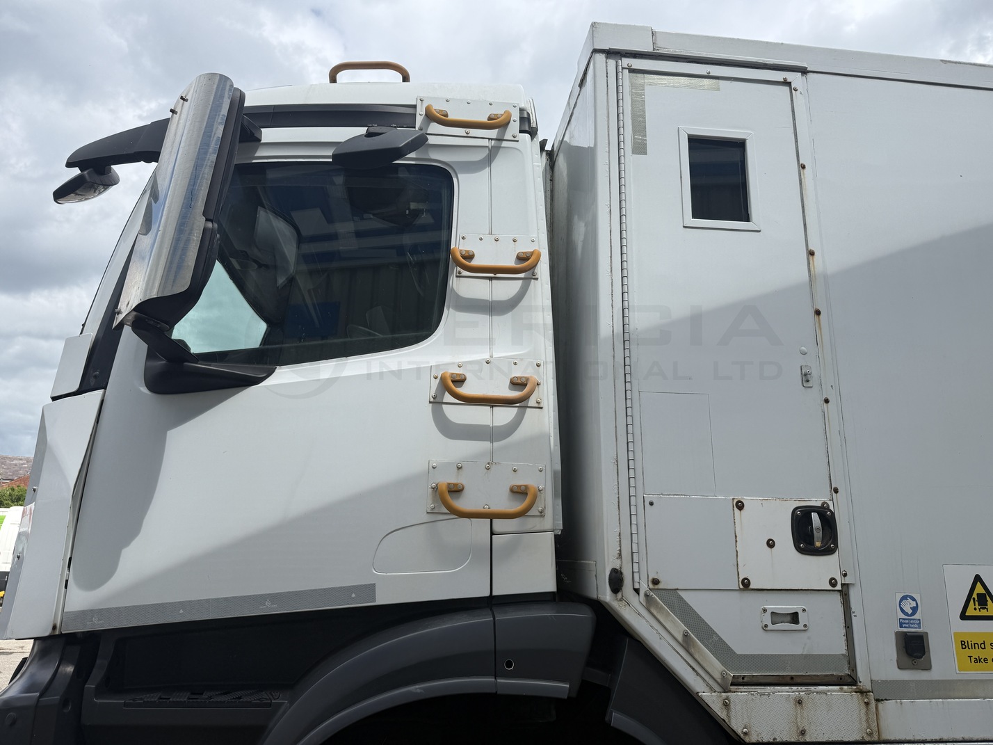 2015 Mercedes-Benz Armoured Truck Cash-In-Transit (CIT)