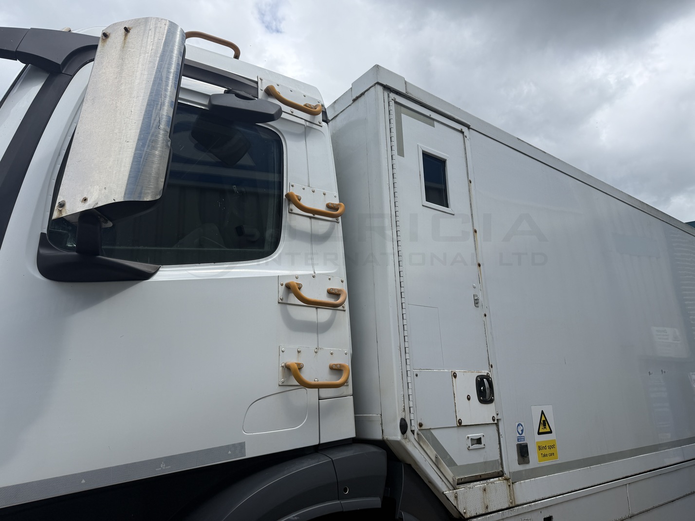 2015 Mercedes-Benz Armoured Truck Cash-In-Transit (CIT)