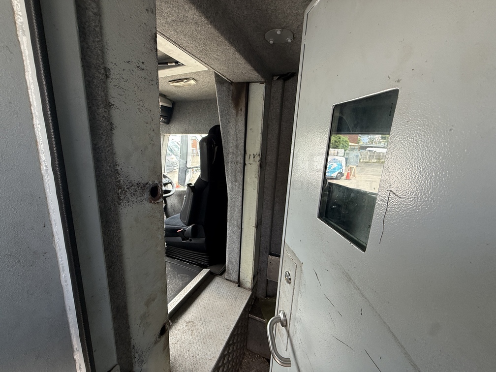 2015 Mercedes-Benz Armoured Truck Cash-In-Transit (CIT)