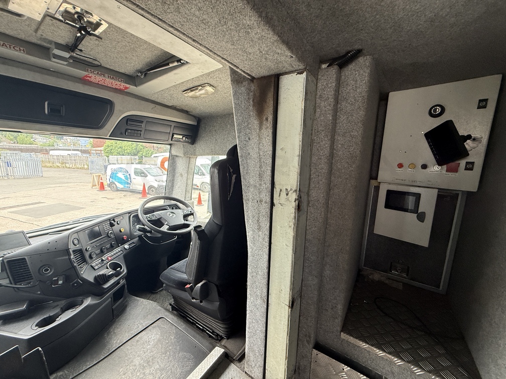 2015 Mercedes-Benz Armoured Truck Cash-In-Transit (CIT)