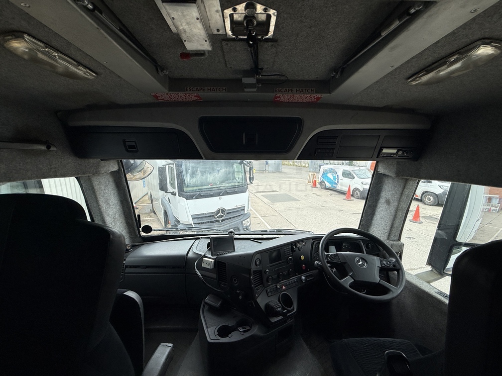 2015 Mercedes-Benz Armoured Truck Cash-In-Transit (CIT)