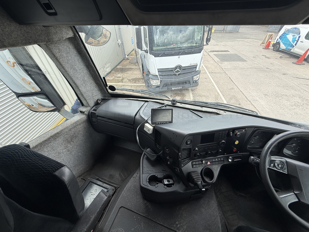 2015 Mercedes-Benz Armoured Truck Cash-In-Transit (CIT)